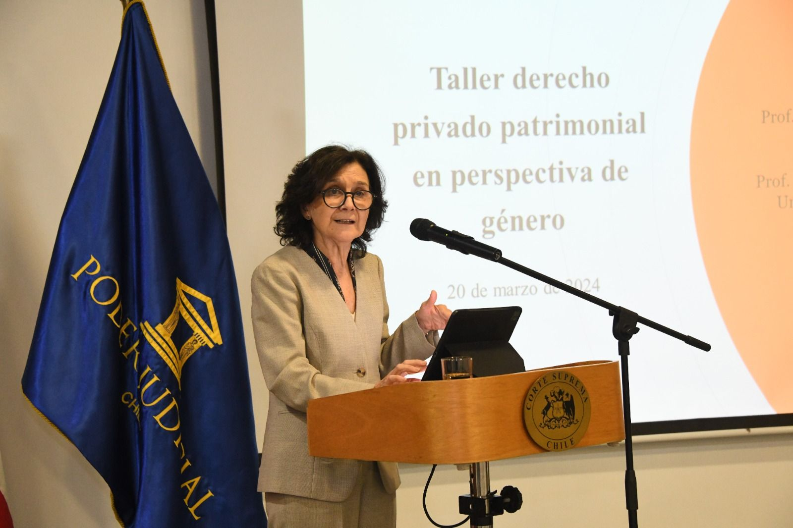 Interés y debate suscitó taller sobre derecho privado patrimonial en perspectiva de género