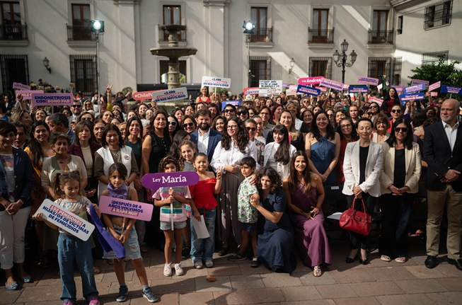 Presidenta de la Corte Suprema participa en conmemoración del Día Internacional de la Mujer en La Moneda
