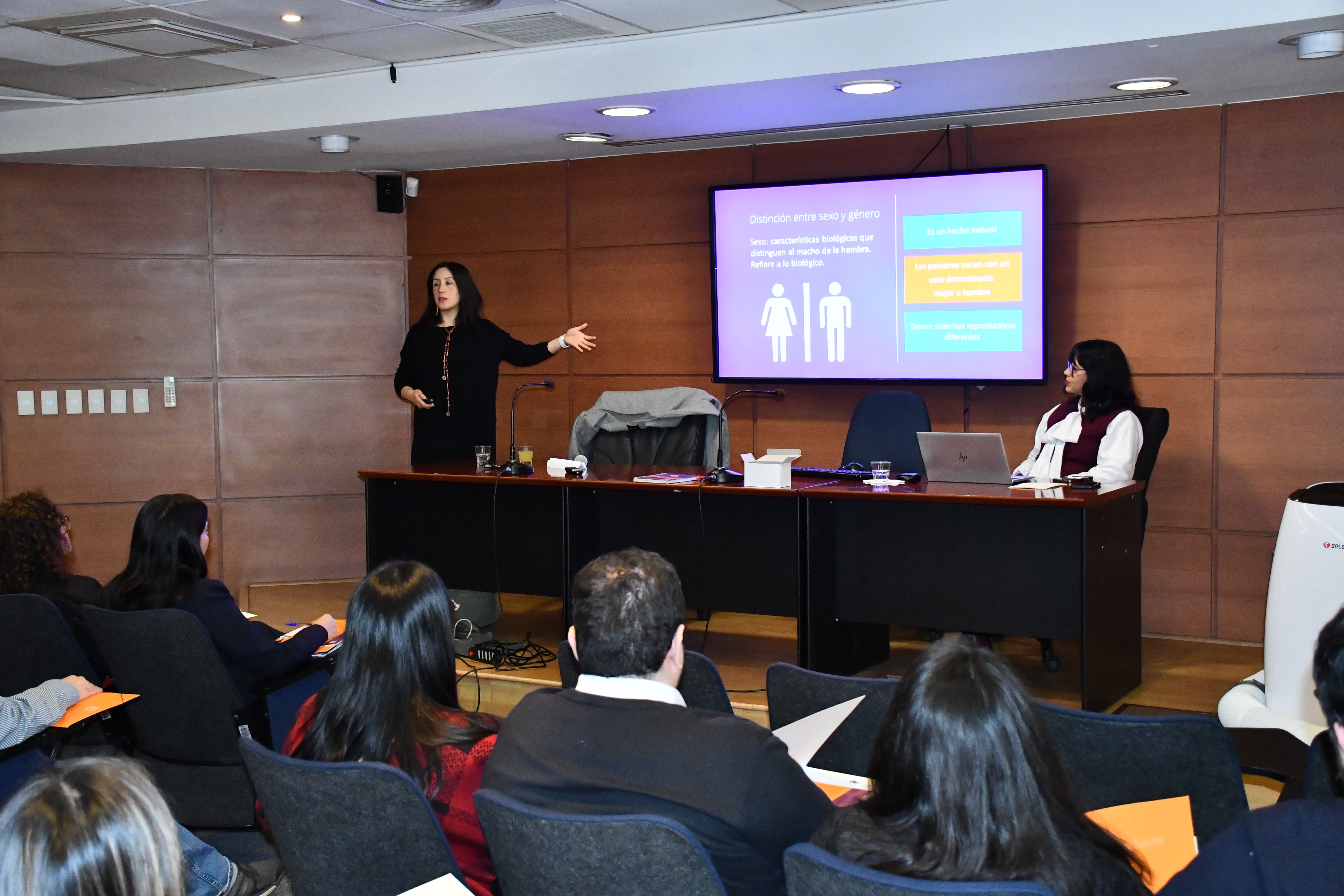 Santiago_charla202505.jpg